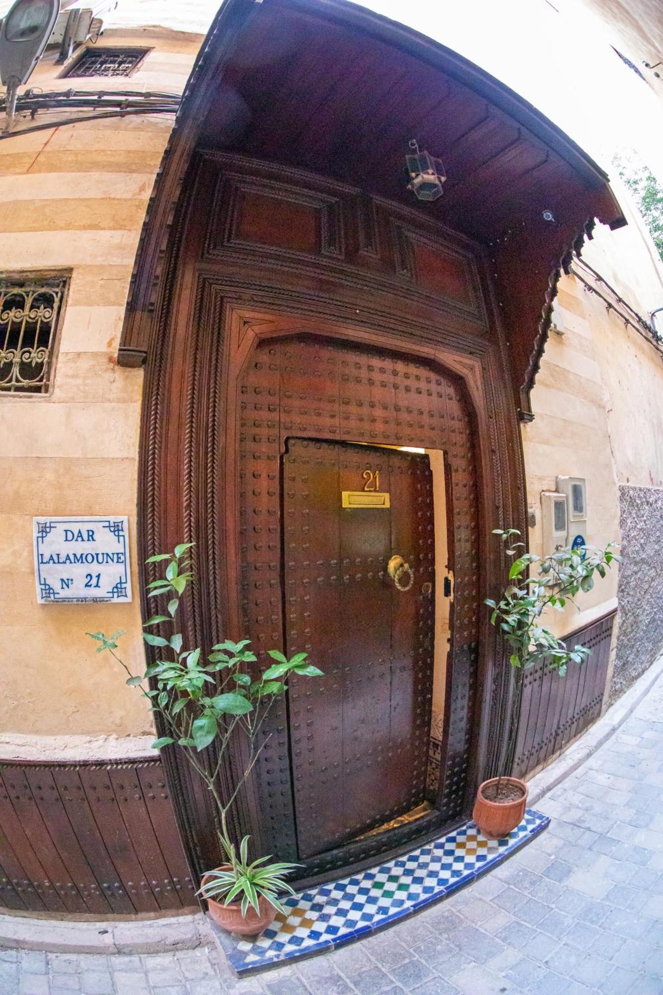 Riad Lalamoune เฟส ภายนอก รูปภาพ