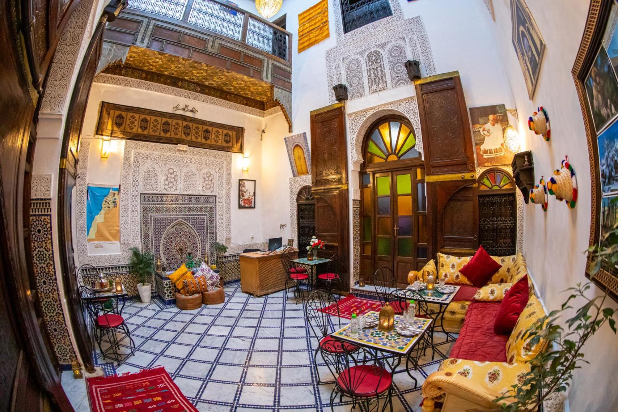 Riad Lalamoune เฟส ภายนอก รูปภาพ