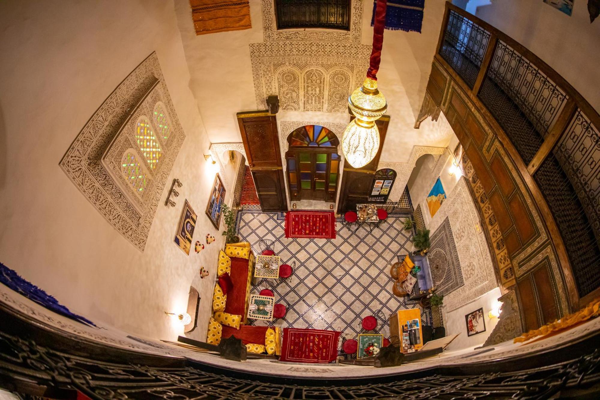 Riad Lalamoune เฟส ภายนอก รูปภาพ