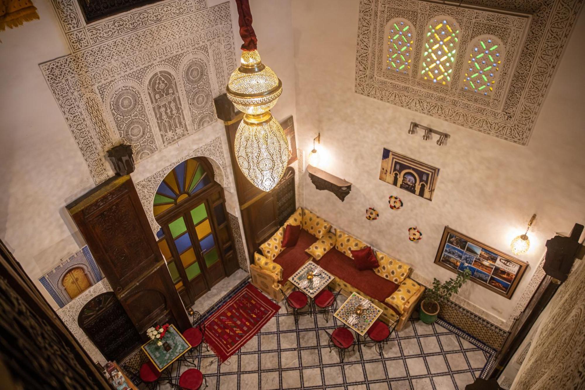 Riad Lalamoune เฟส ภายนอก รูปภาพ