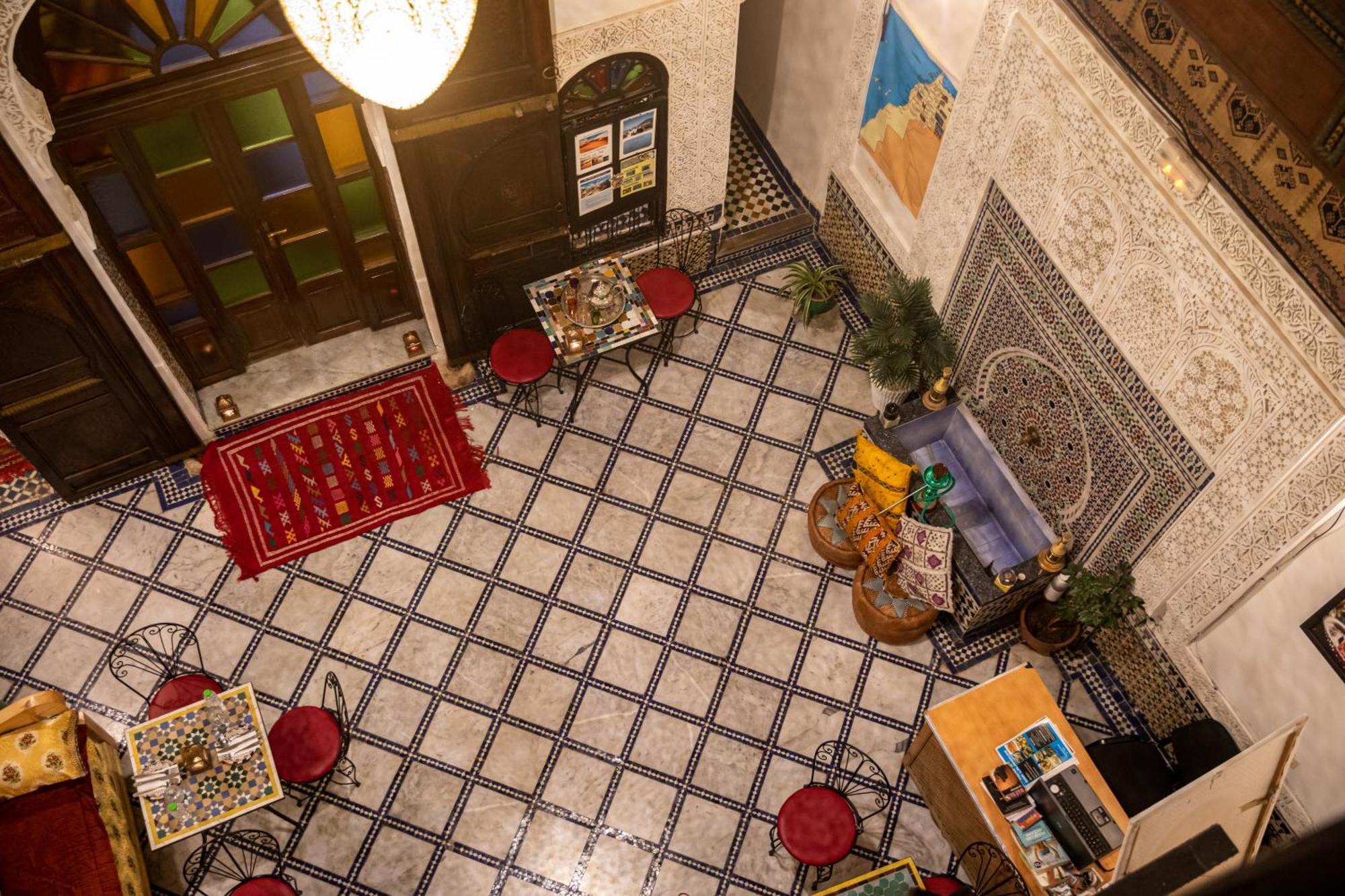 Riad Lalamoune เฟส ภายนอก รูปภาพ
