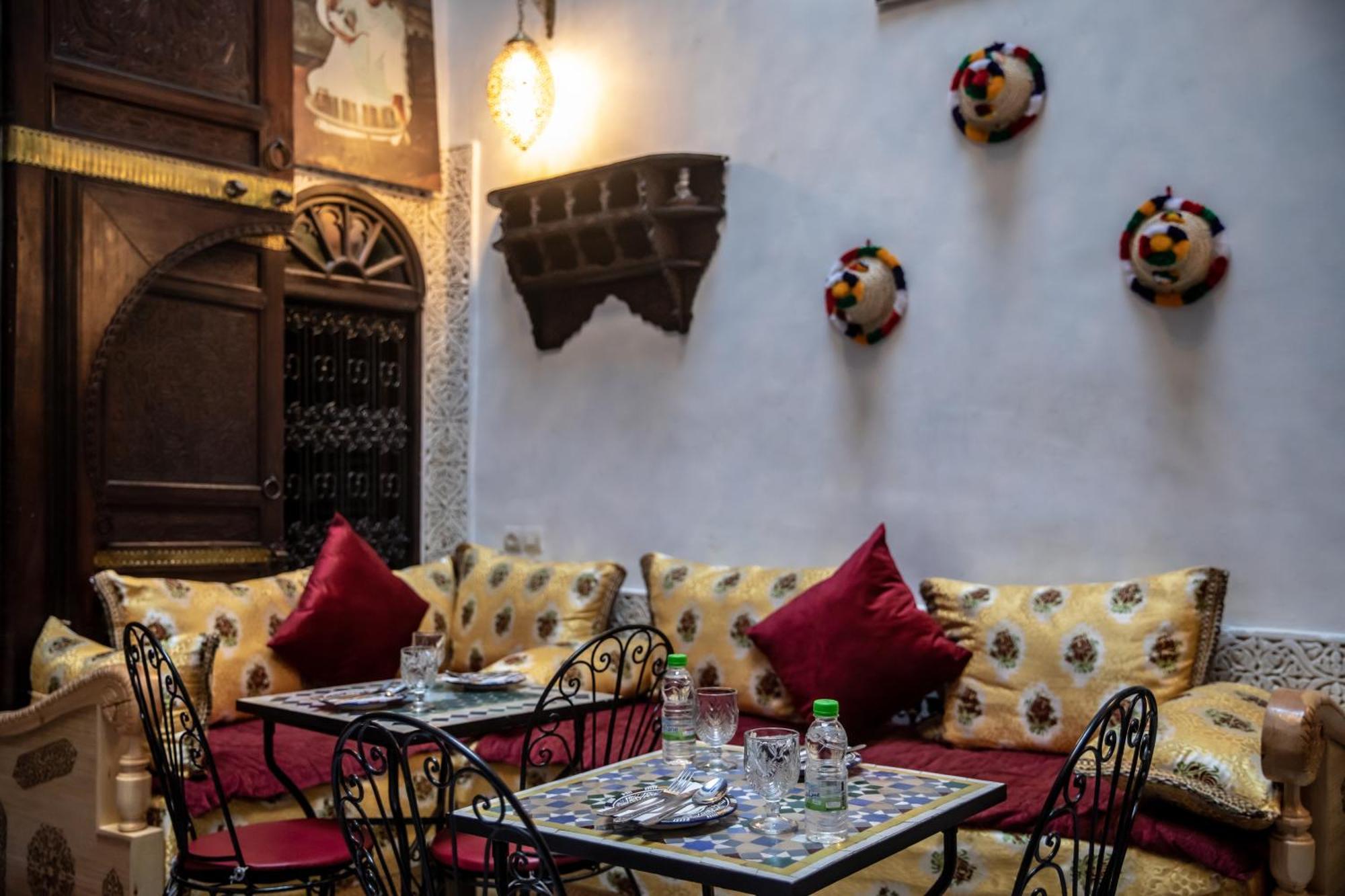 Riad Lalamoune เฟส ภายนอก รูปภาพ