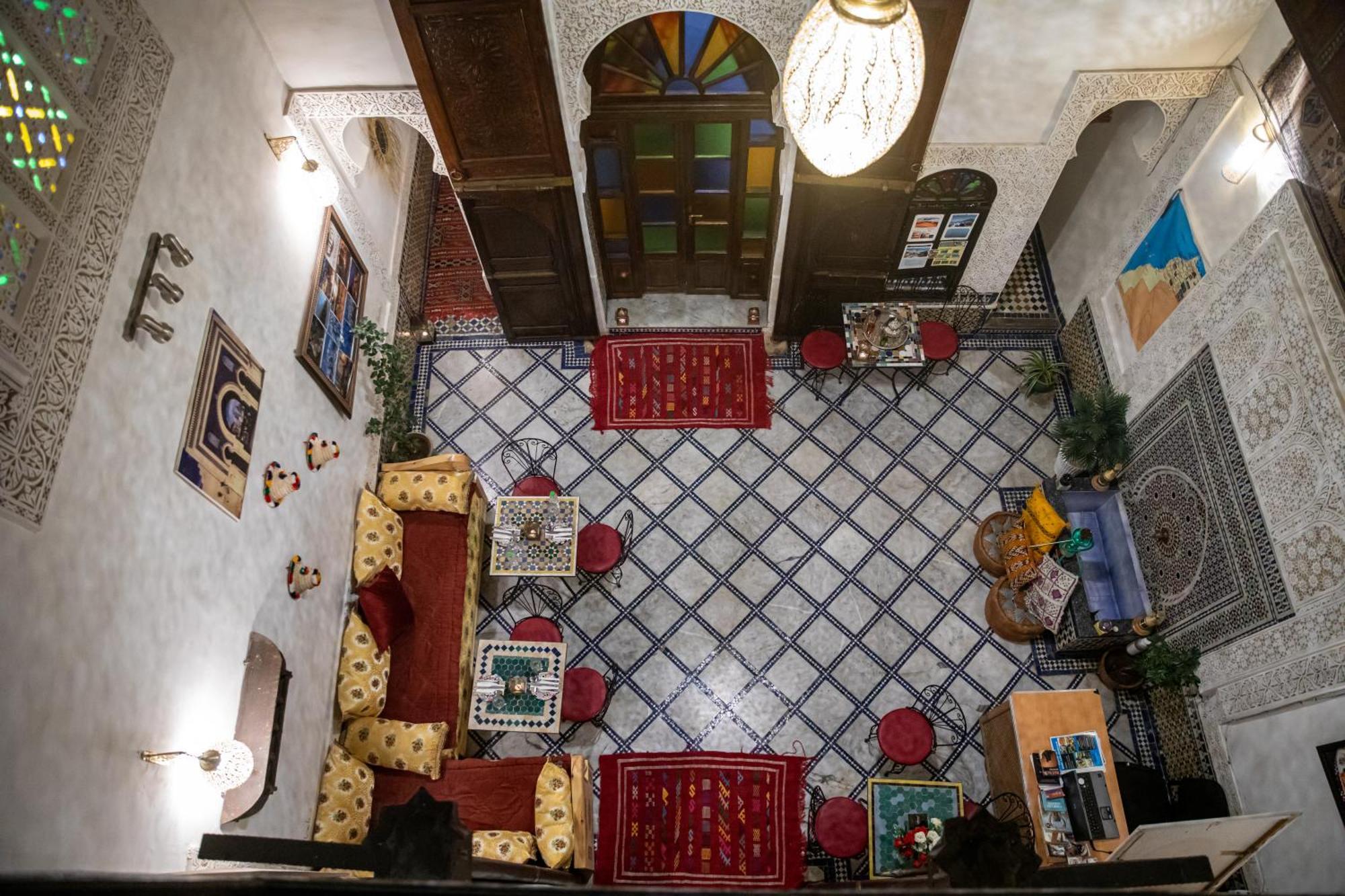 Riad Lalamoune เฟส ภายนอก รูปภาพ