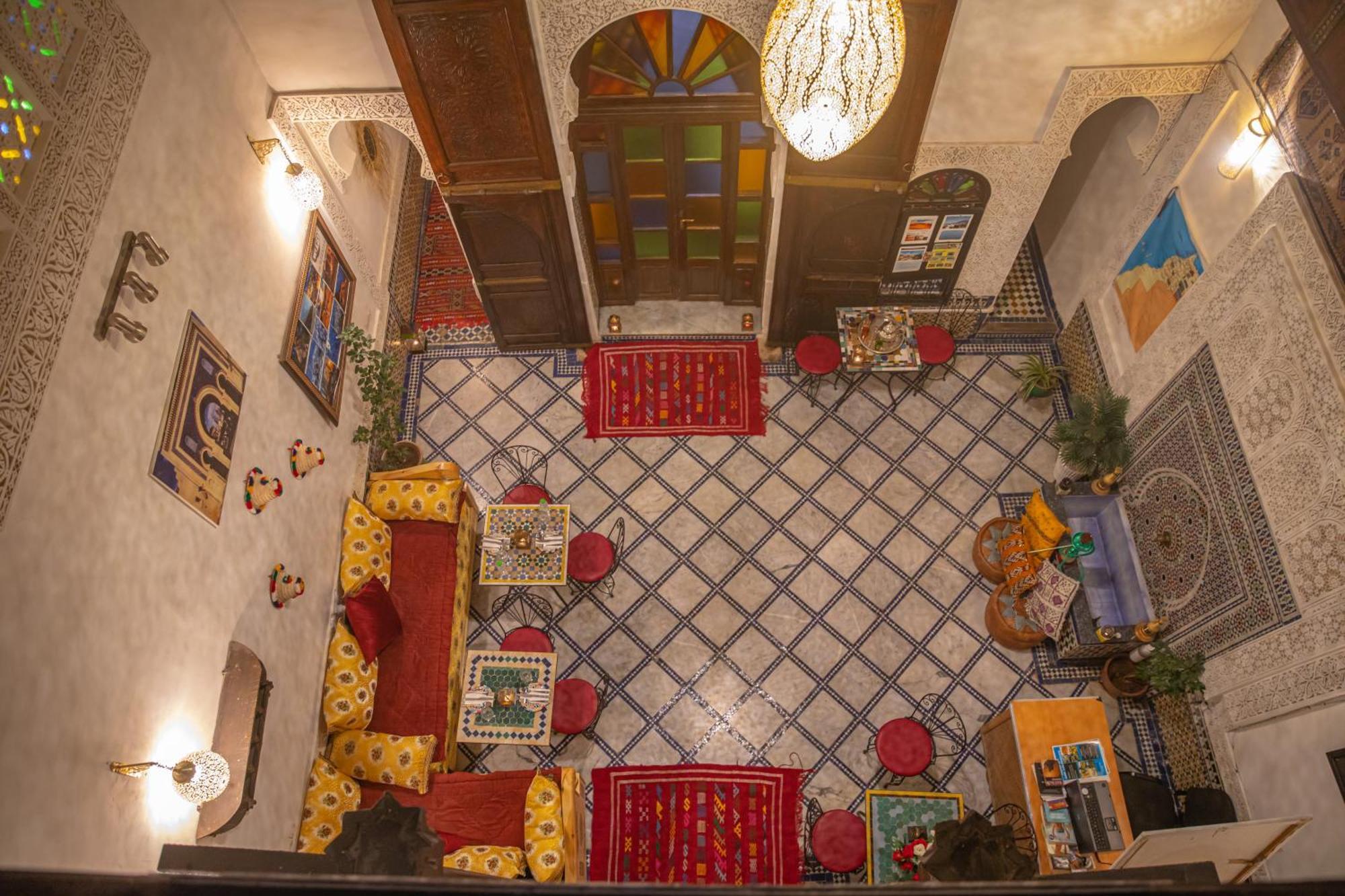 Riad Lalamoune เฟส ภายนอก รูปภาพ