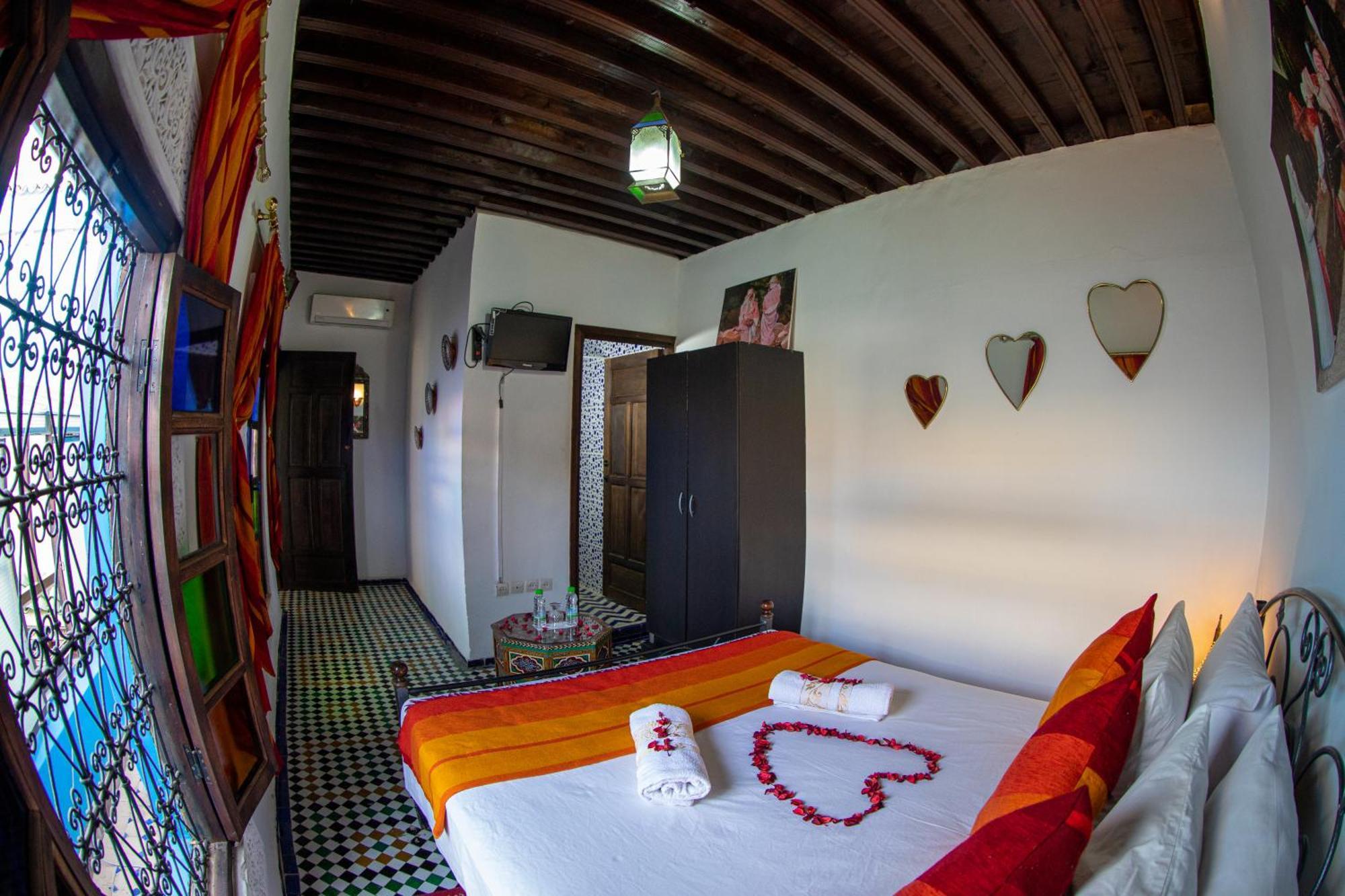 Riad Lalamoune เฟส ภายนอก รูปภาพ