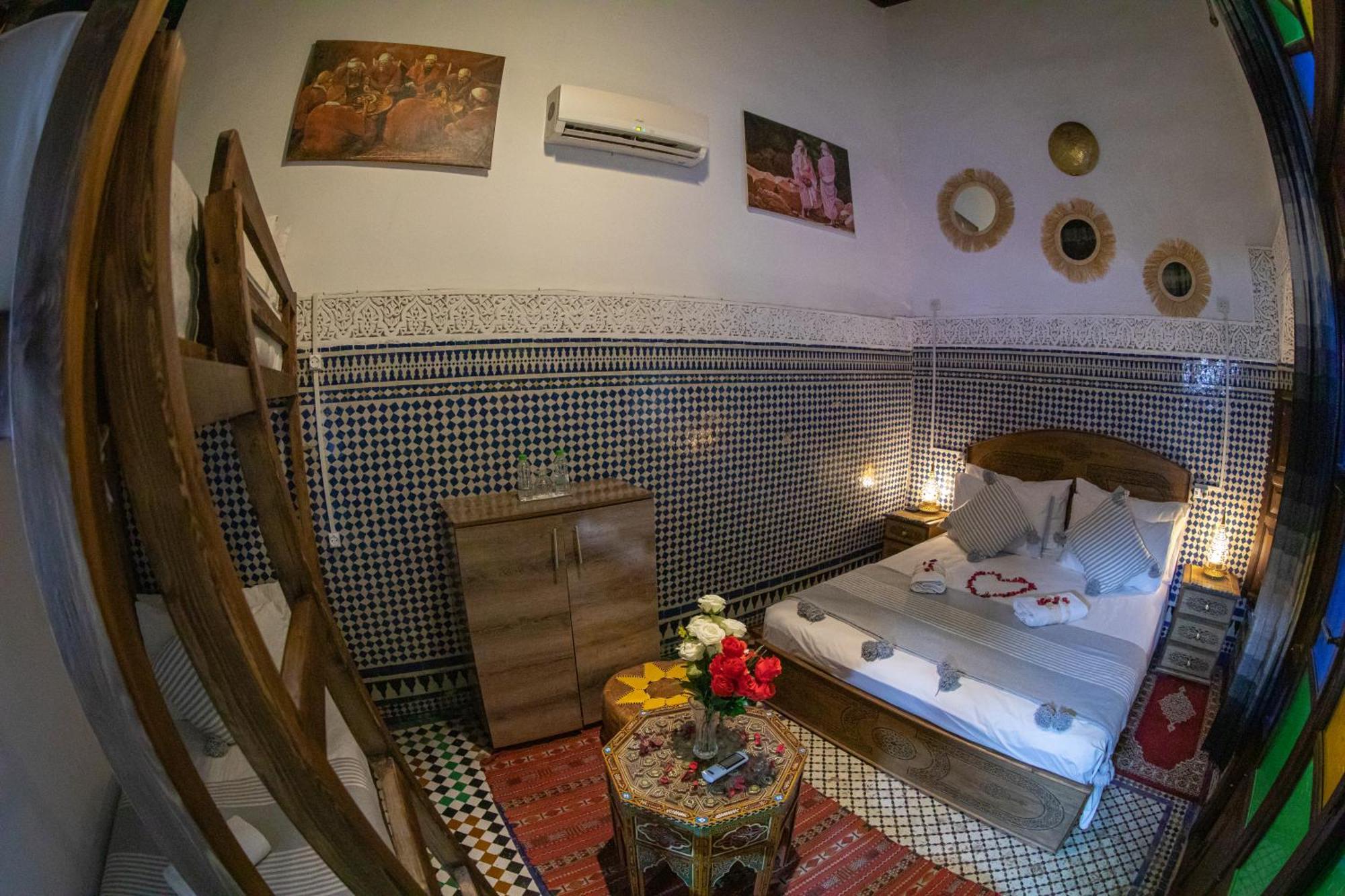 Riad Lalamoune เฟส ภายนอก รูปภาพ