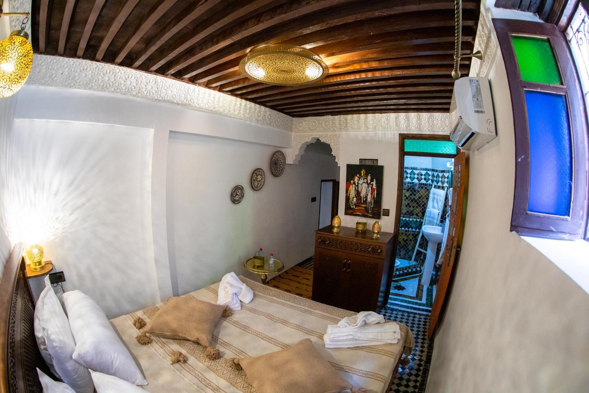 Riad Lalamoune เฟส ภายนอก รูปภาพ