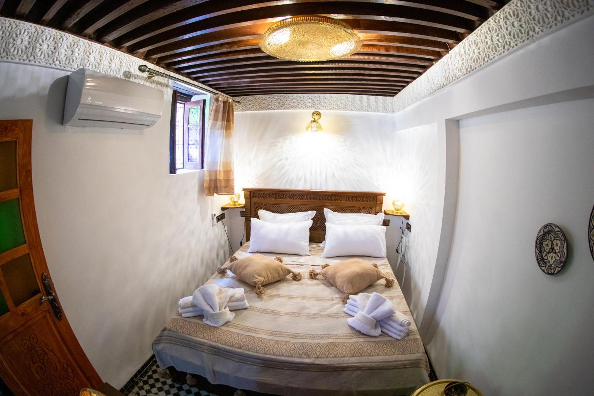 Riad Lalamoune เฟส ภายนอก รูปภาพ