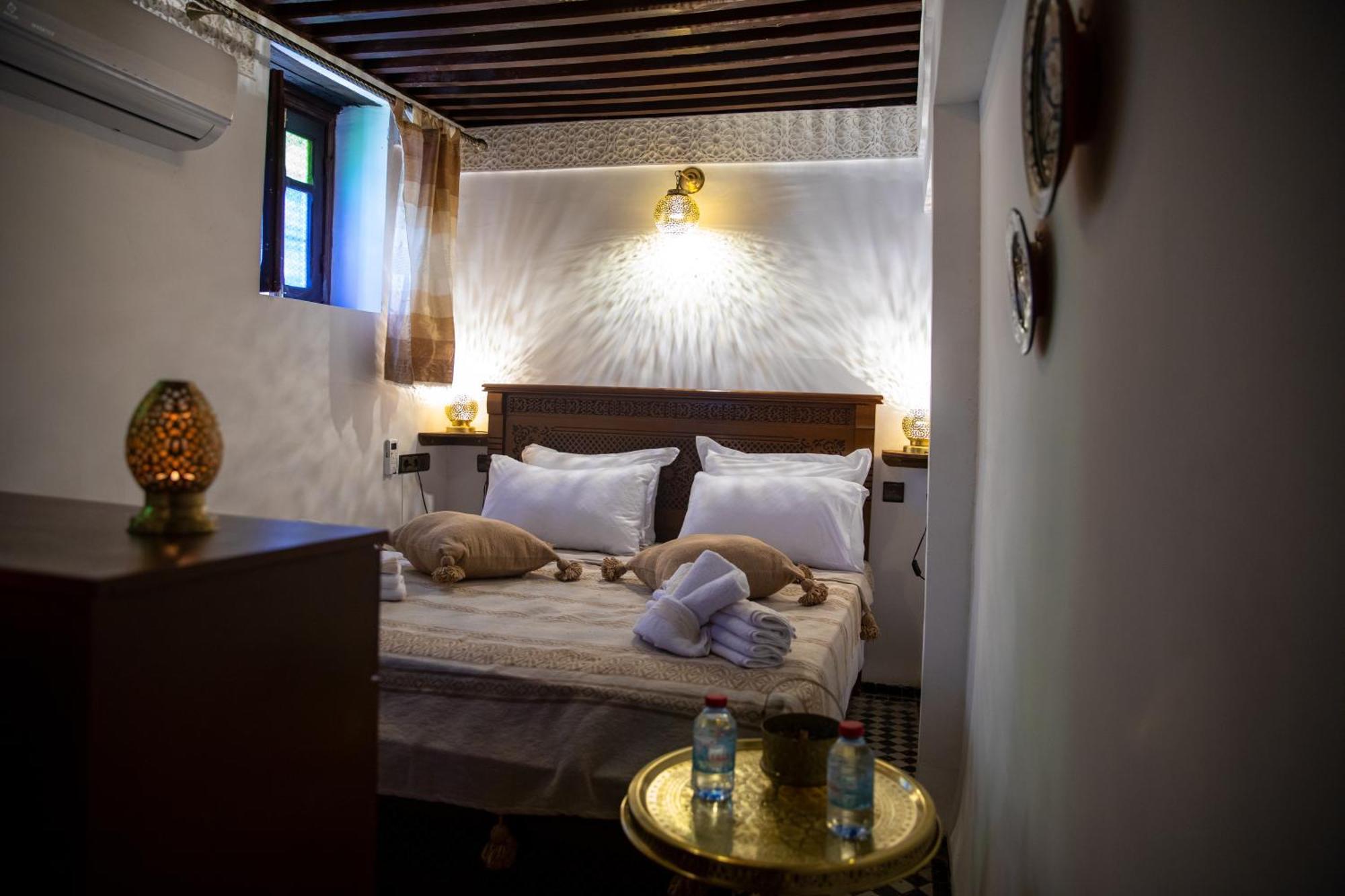 Riad Lalamoune เฟส ภายนอก รูปภาพ